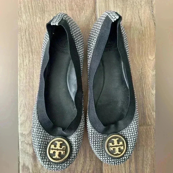 Tory Burch Black White Caroline 2 Ballet Flats Women's Size 6.5 - Picture 1 of 3
